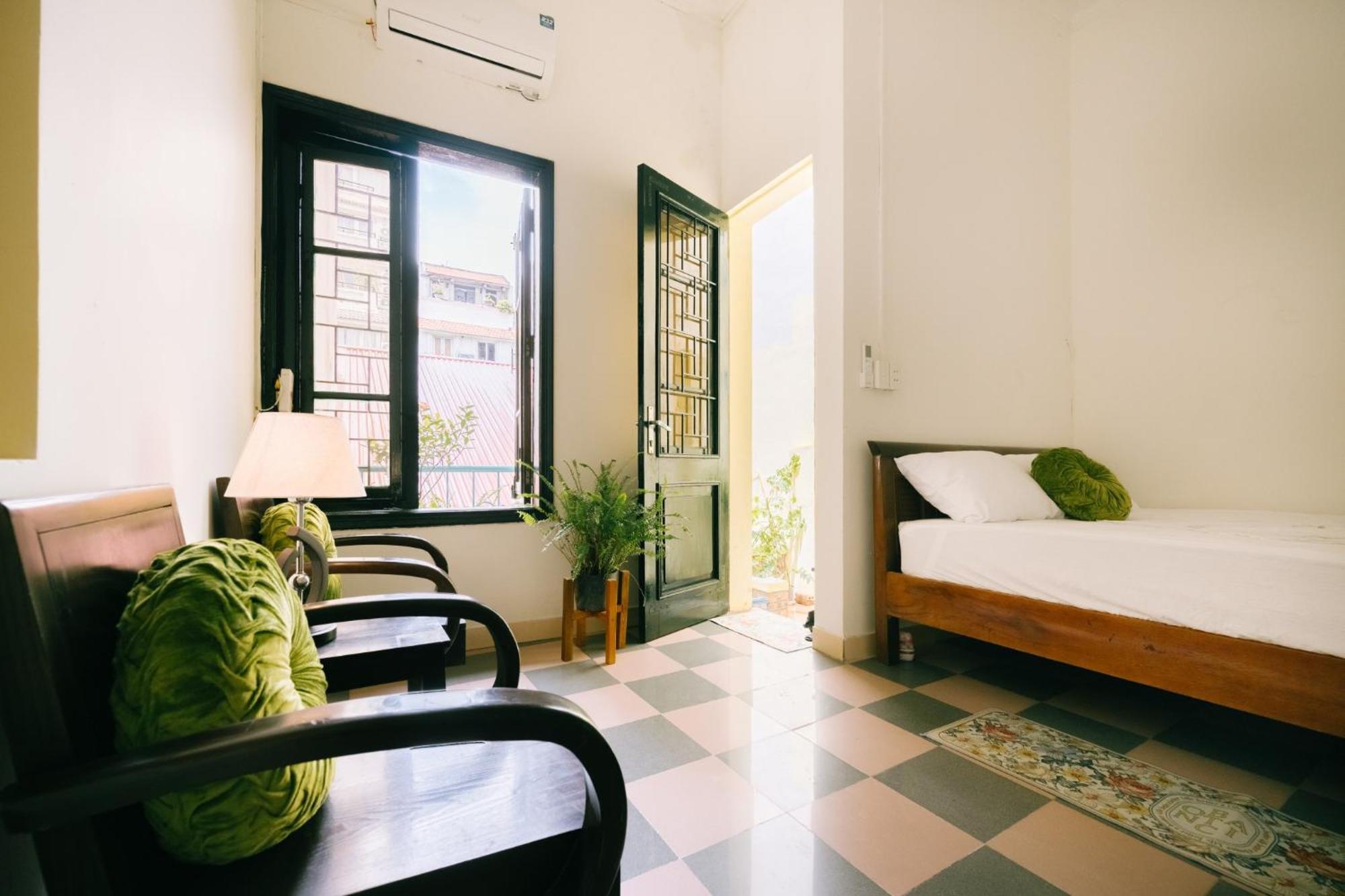 Homestay And Eggcoffee Central Hanoi Old Quarter Экстерьер фото