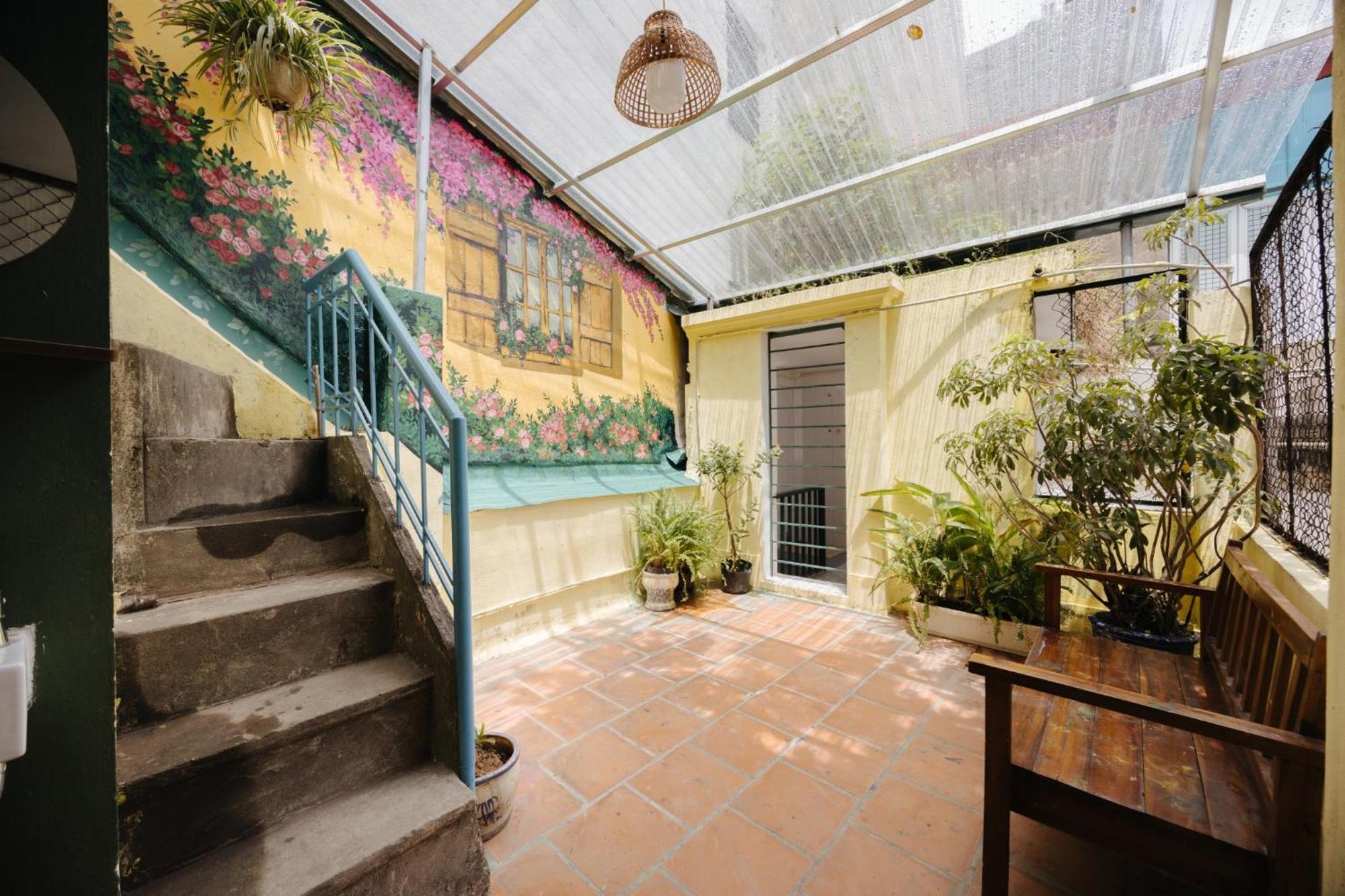 Homestay And Eggcoffee Central Hanoi Old Quarter Экстерьер фото