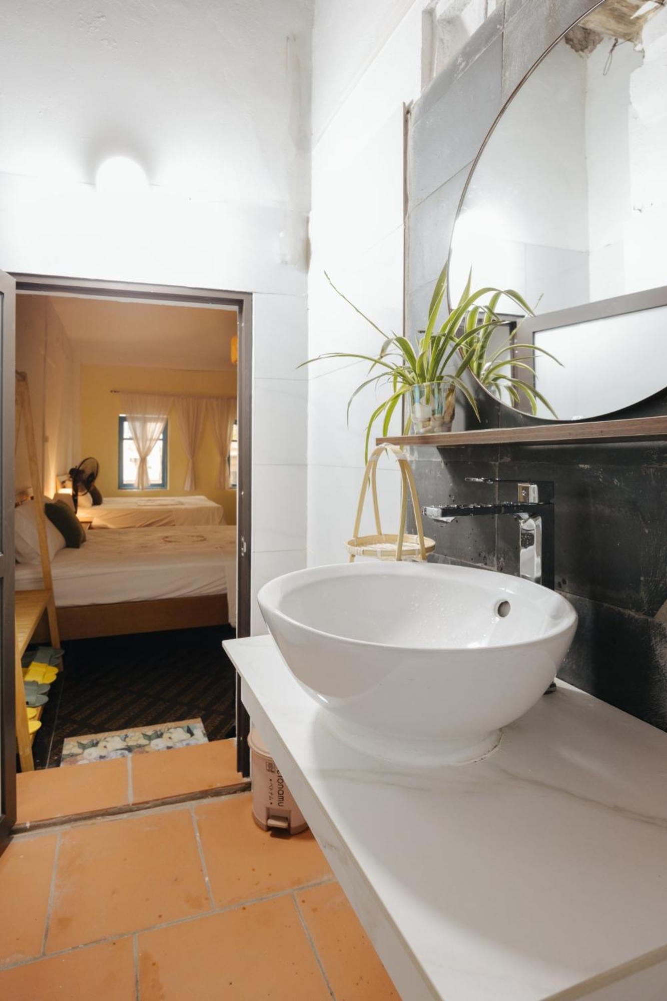 Homestay And Eggcoffee Central Hanoi Old Quarter Экстерьер фото